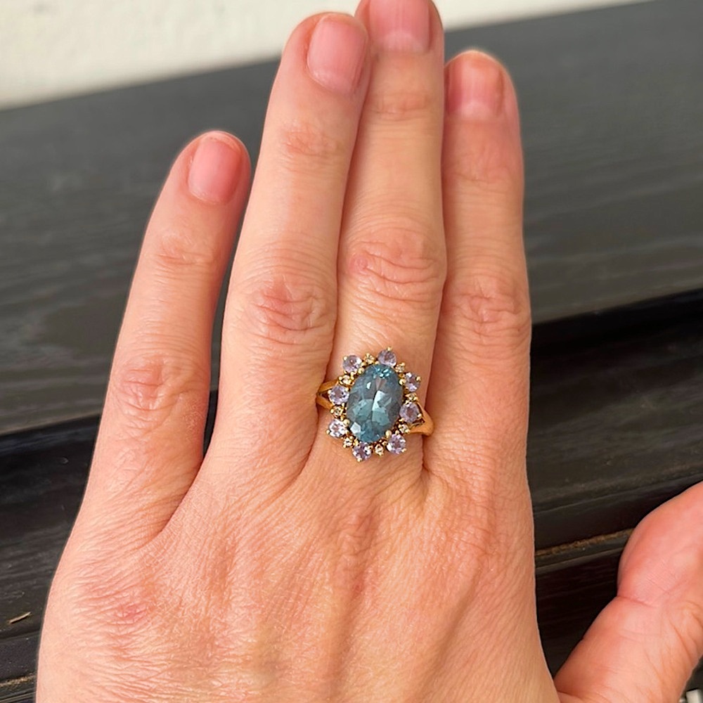 London blue topaz & 14k yellow gold Ring with lavender & white topaz halo sz 8.5 - Picture 4 of 5